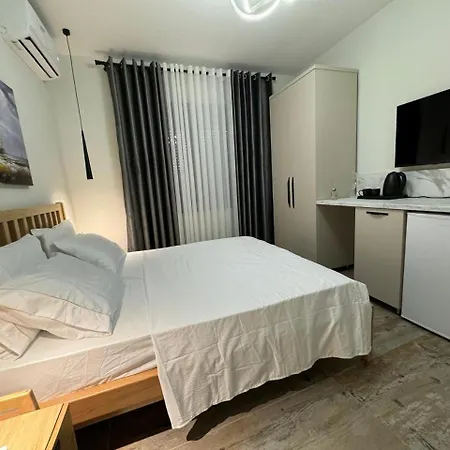 Imperial 3*